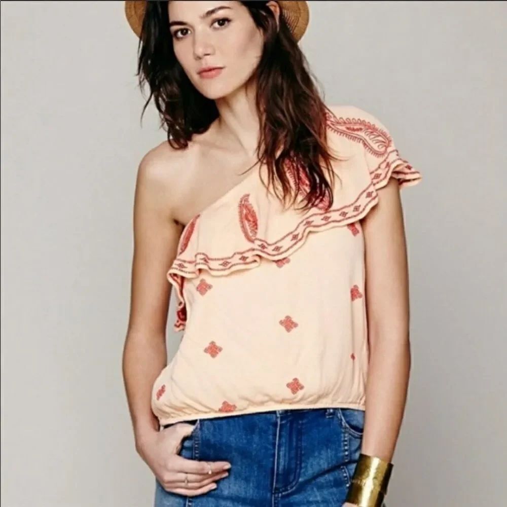 FREE PEOPLE | Easy on the Eyes Asymmetrical One Shoulder Top Women’s Size M